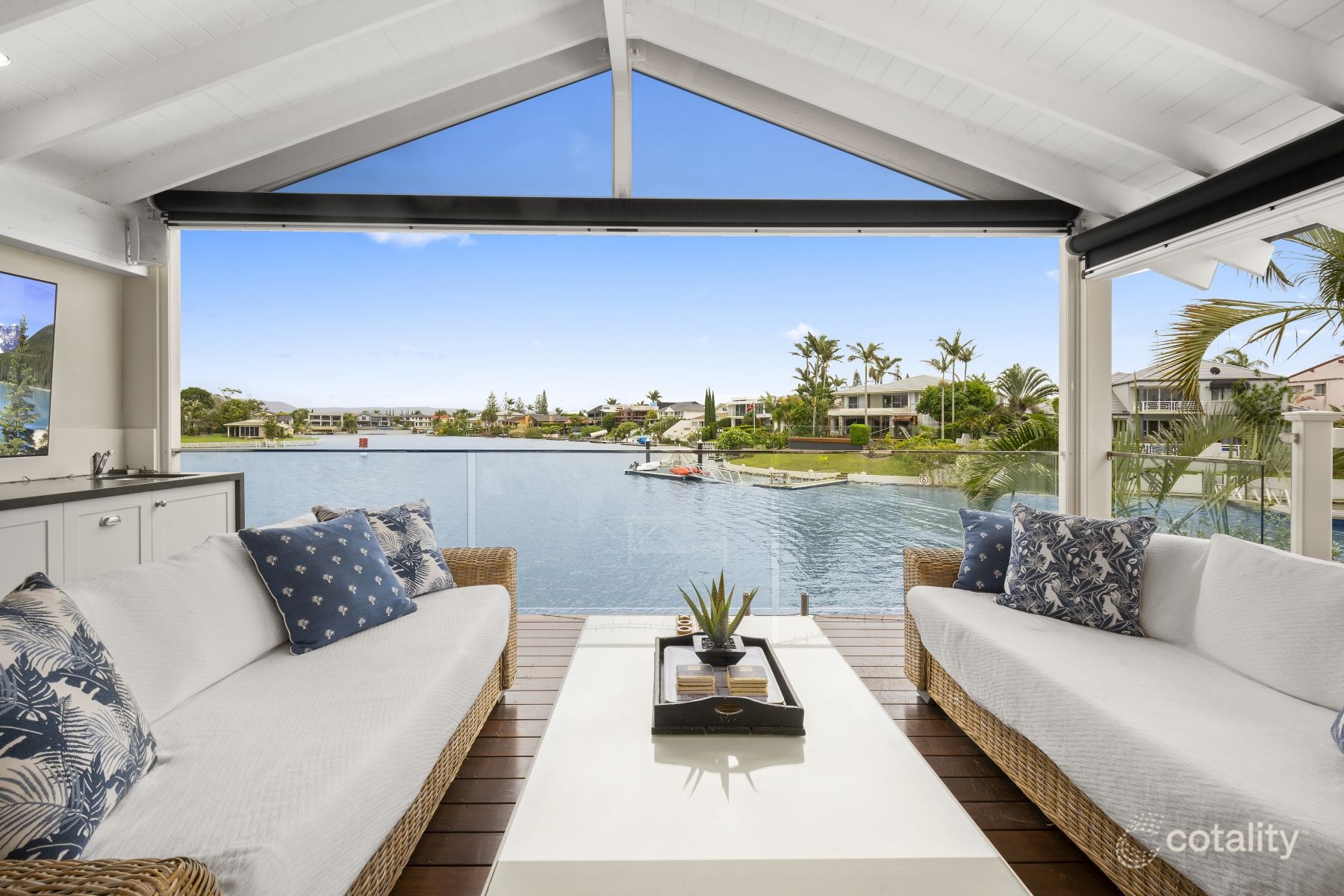 18 Kerry Ct, Bundall, QLD 4217