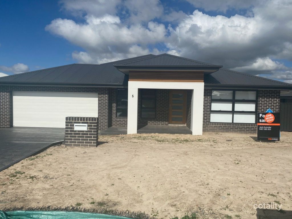 5 Stevenson Way, Orange, NSW 2800