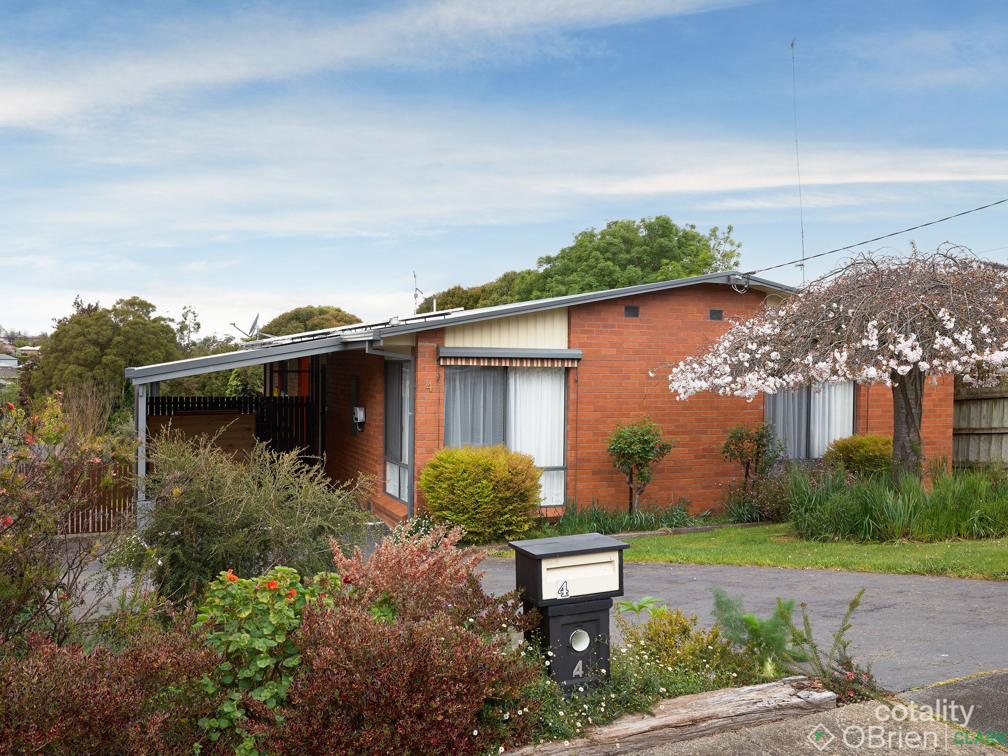 4 Valley View St, Warragul, VIC 3820