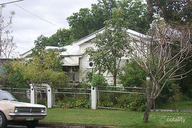 11 Fifth Ave, Kedron, QLD 4031