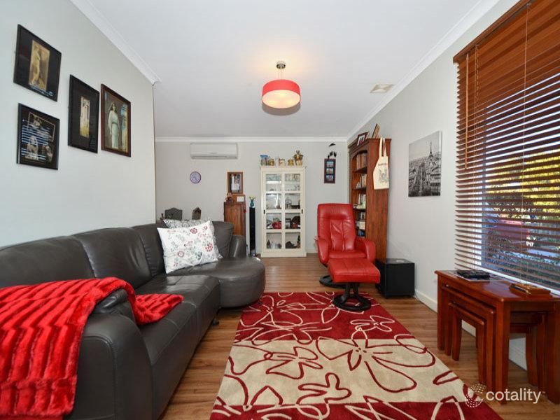 26 Canning St, Orana, WA 6330