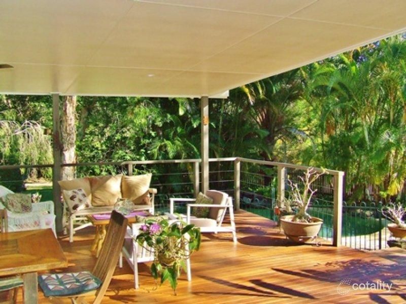 10 Woodlands Ct, Mooloolah Valley, QLD 4553