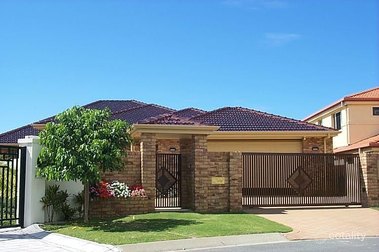 8 Stargazer Pl, Clear Island Waters, QLD 4226