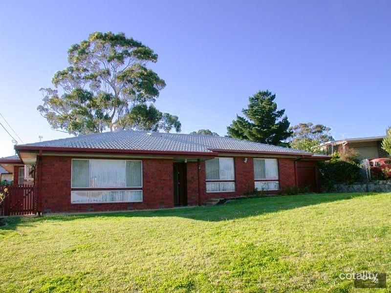 13 Sussex Cres, Morphett Vale, SA 5162