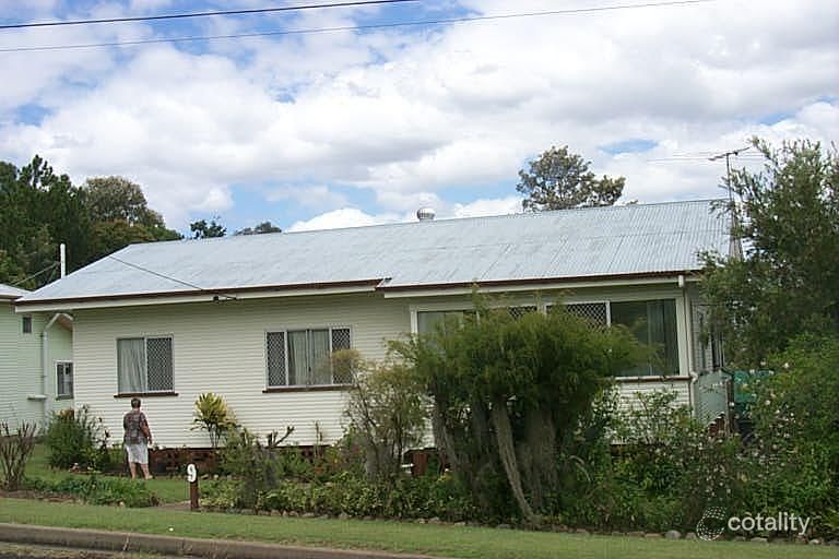 9 Mcmahon St, Bundamba, QLD 4304