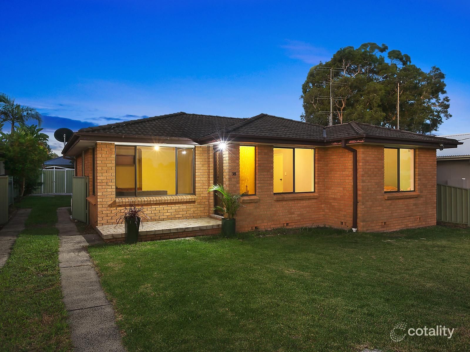 38 Second Ave, Toukley, NSW 2263