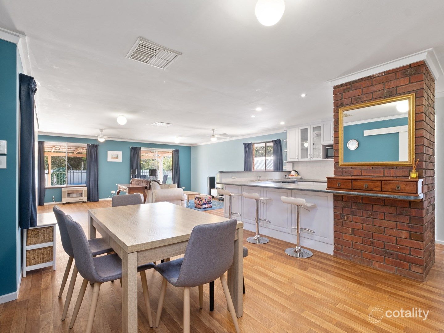 88 Markham Way, Swan View, WA 6056