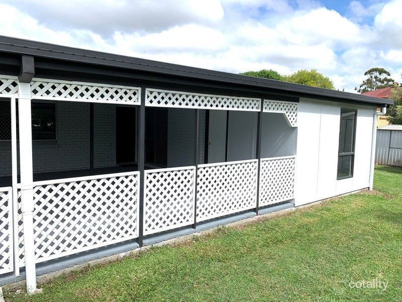 4 Borodin St, Bellbird Park, QLD 4300