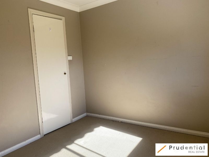 4/6 Wickfield Cct, Ambarvale, NSW 2560