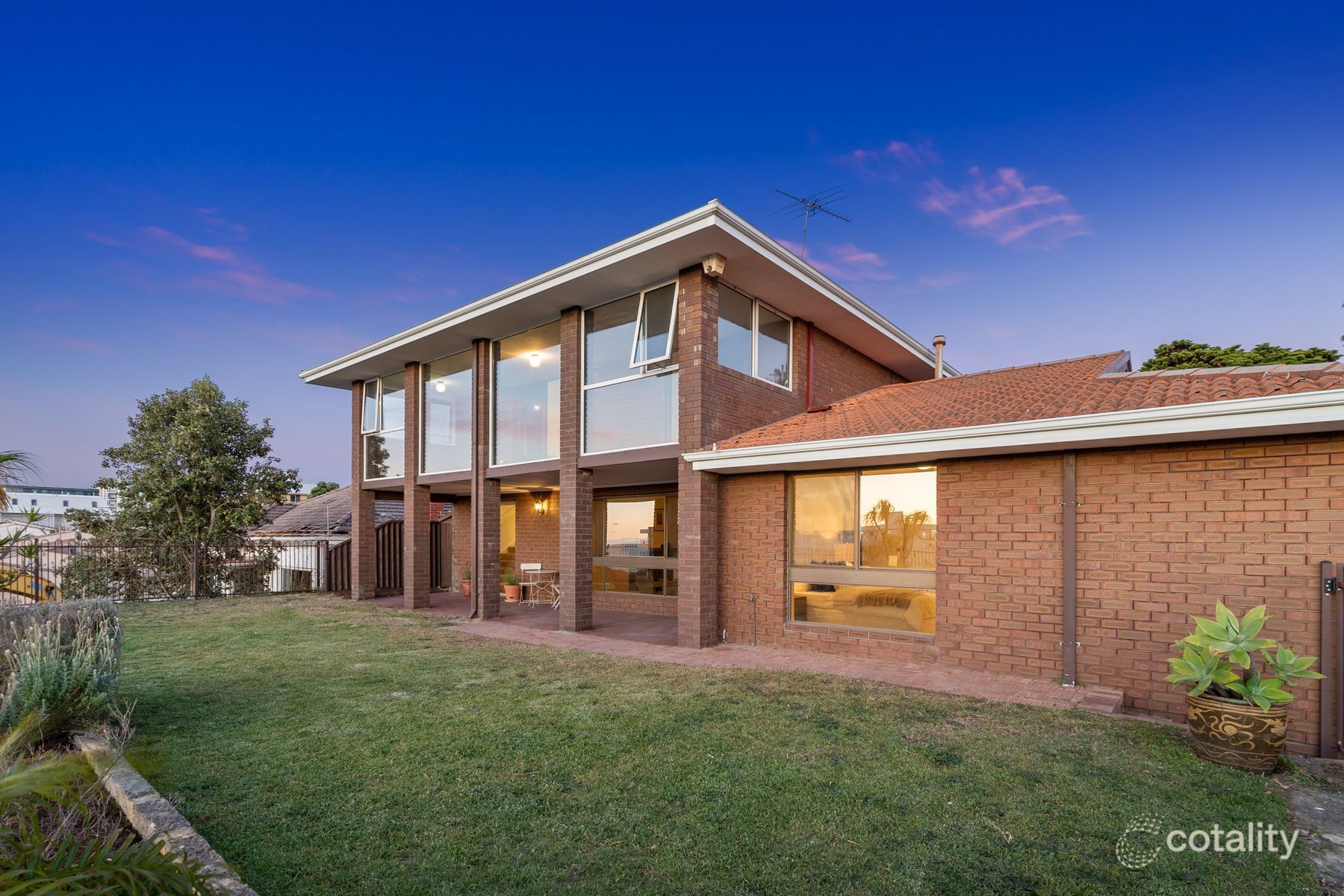 286a West Coast Hwy, Scarborough, WA 6019