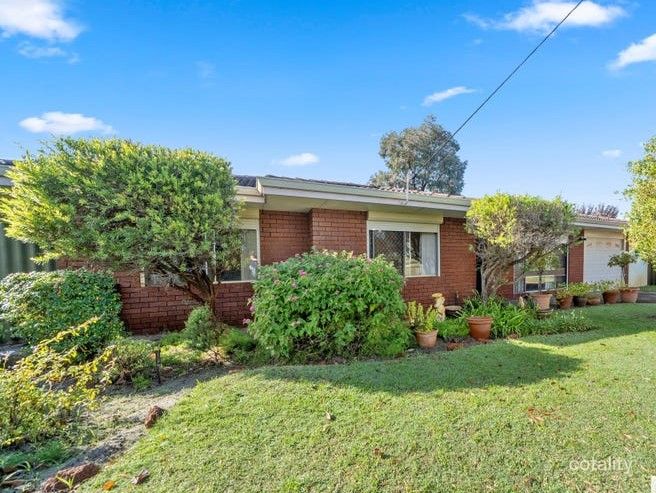 2 Frimley Way, Morley, WA 6062