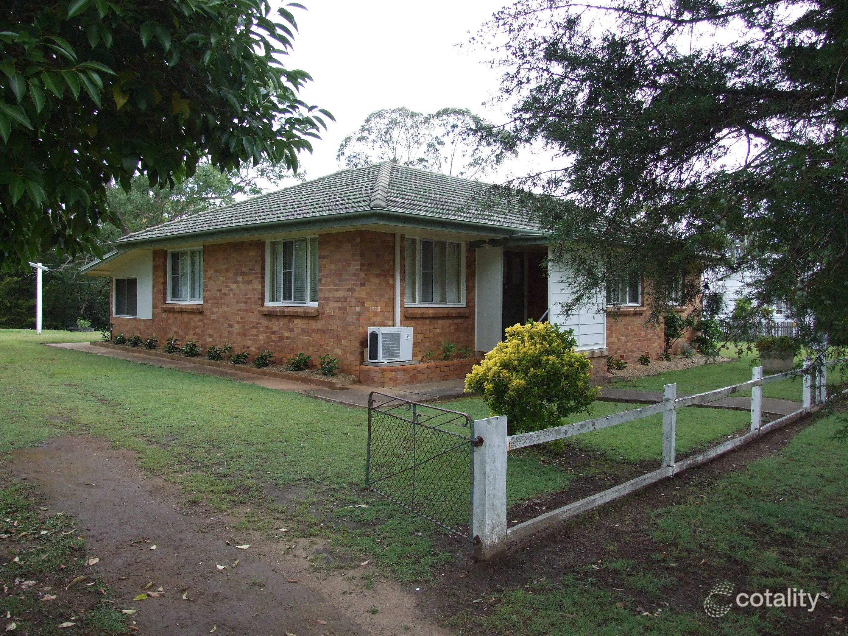 4-6 Esk St, Crows Nest, QLD 4355