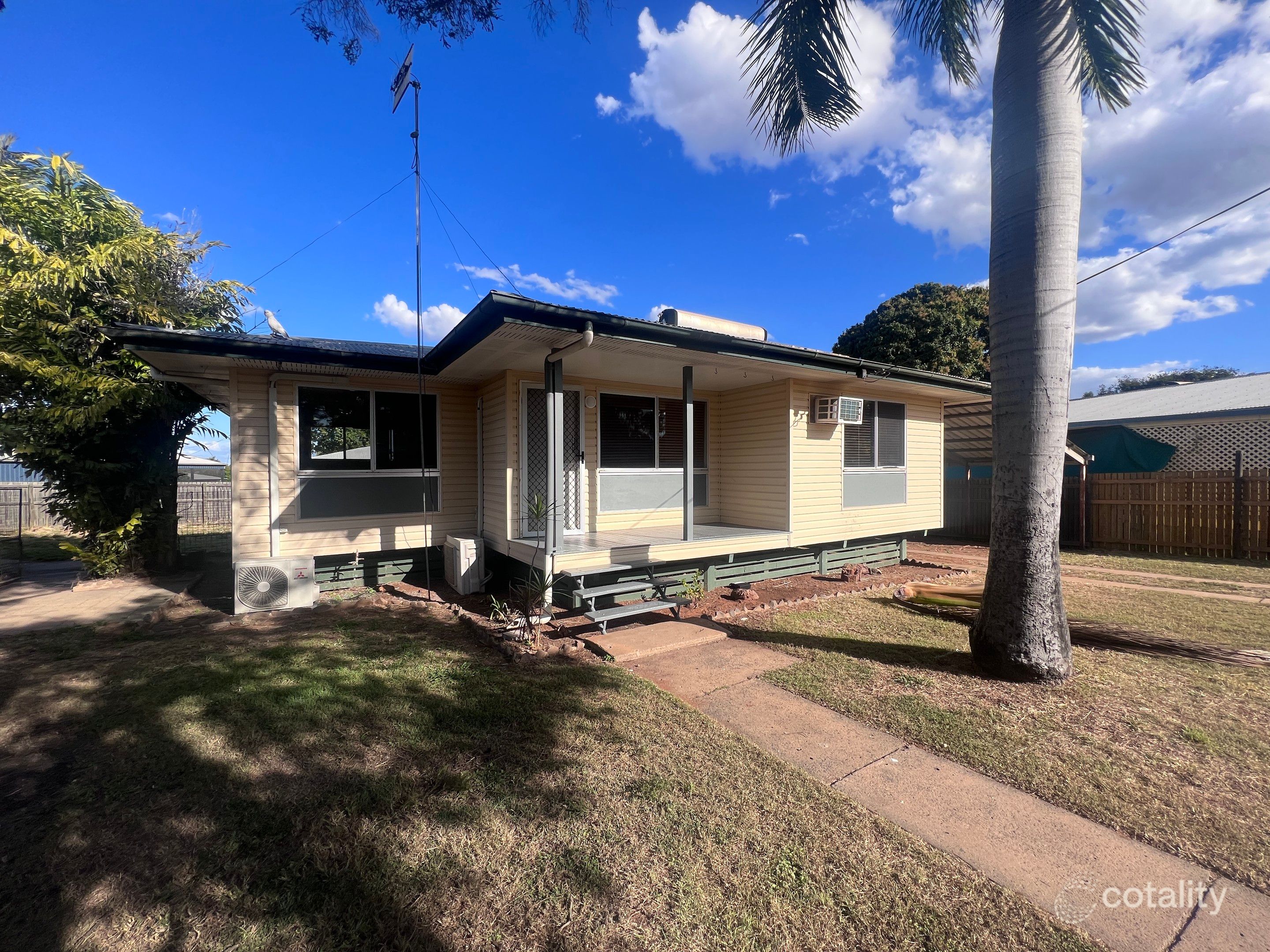 10 Harris Ct, Moranbah, QLD 4744