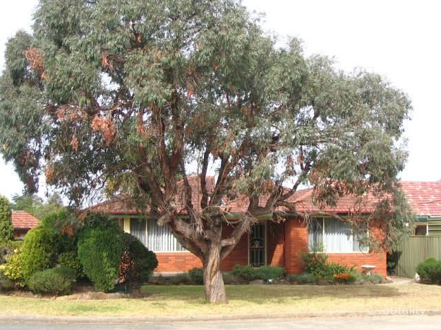 4 Robyn Cres, Mount Pritchard, NSW 2170