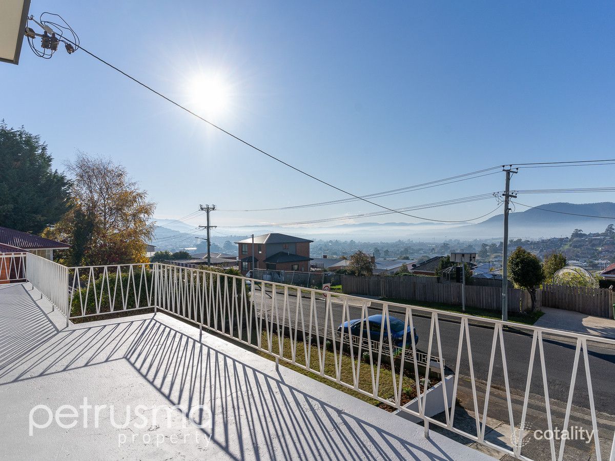 76 Ashbourne Gr, West Moonah, TAS 7009