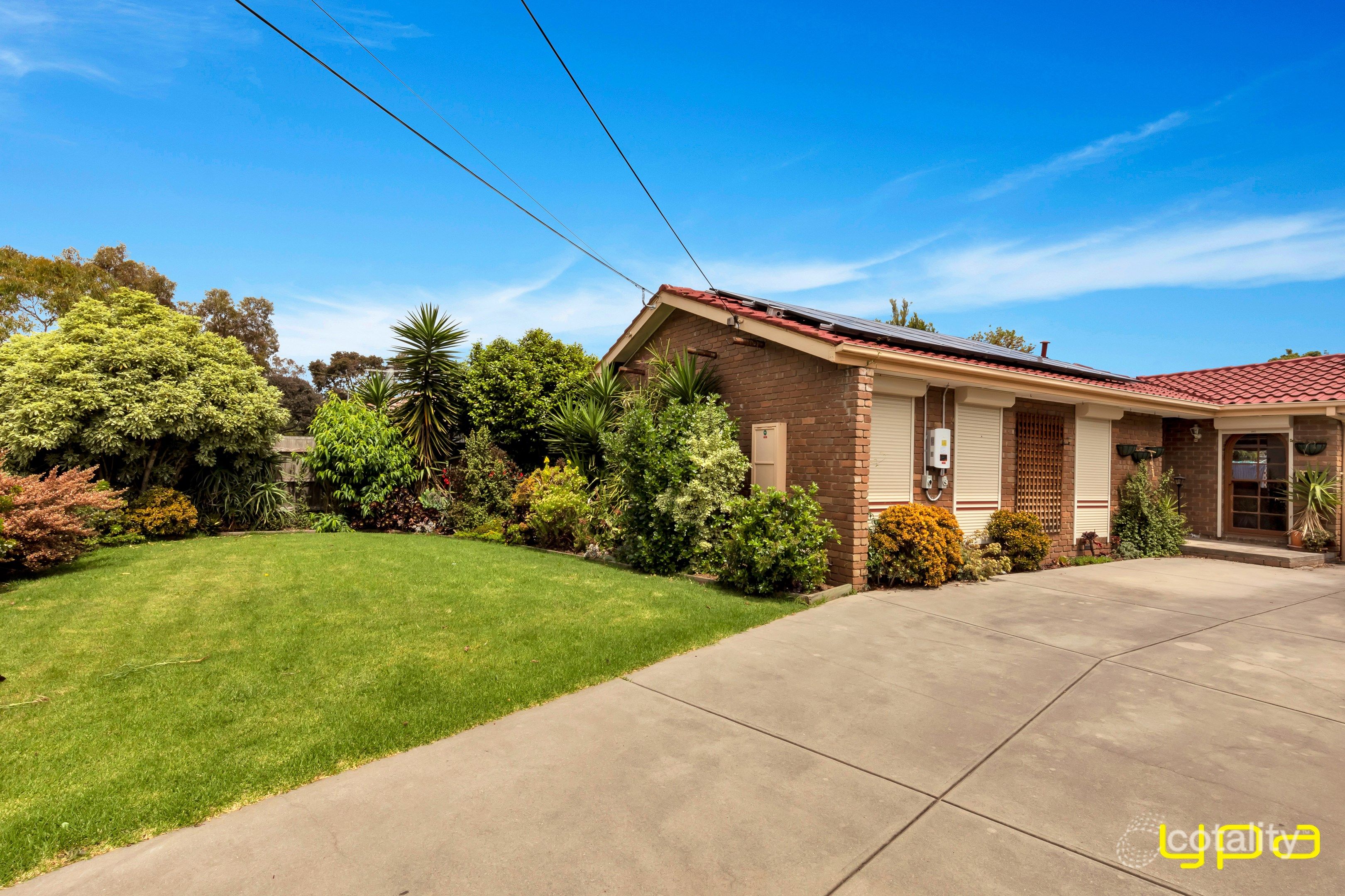 1 Ainsleigh Ct, Cranbourne, VIC 3977