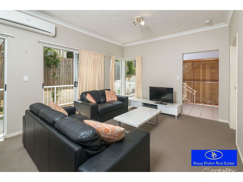 1/105 Sir Fred Schonell Dr, St Lucia, QLD 4067