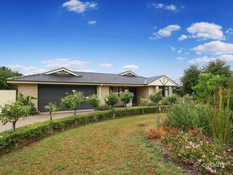 2 Shiraz Cl, Mount Martha, VIC 3934