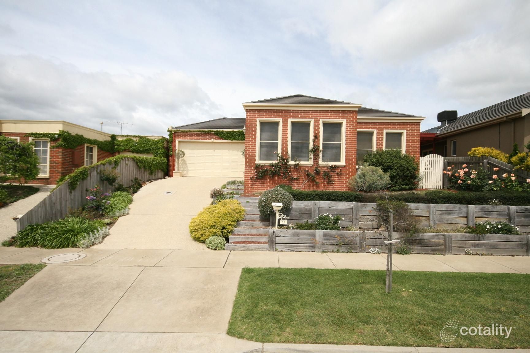 35 Leigh Rd, Highton, VIC 3216
