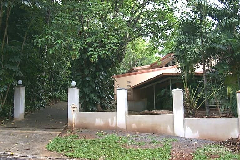 8 Temora Cl, Edge Hill, QLD 4870