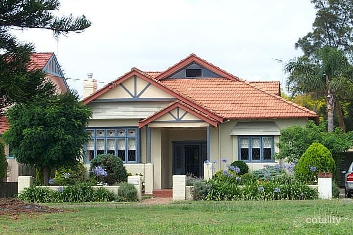 147 Parkway Ave, Hamilton South, NSW 2303