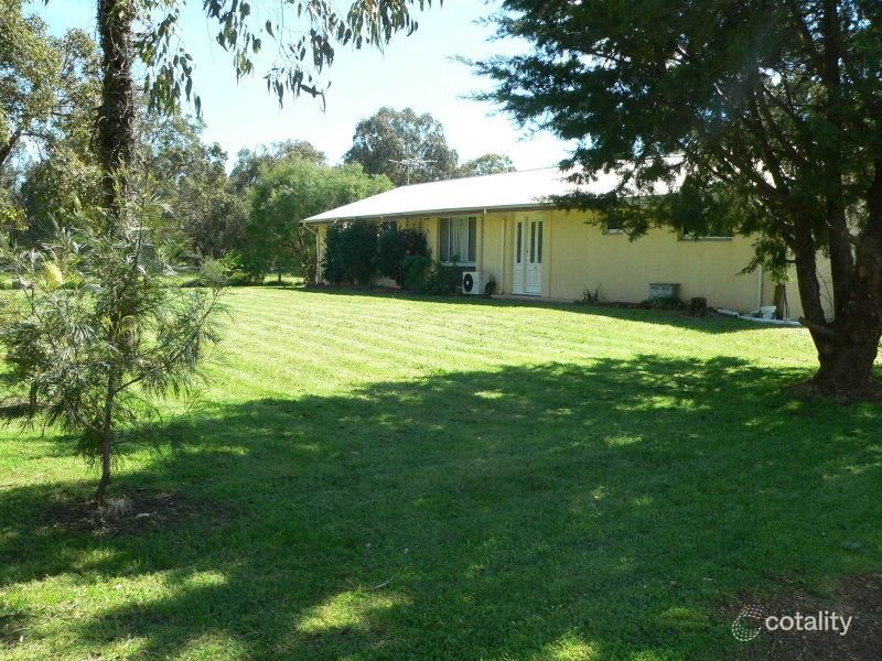 11 Reynolds Rd, Capel, WA 6271