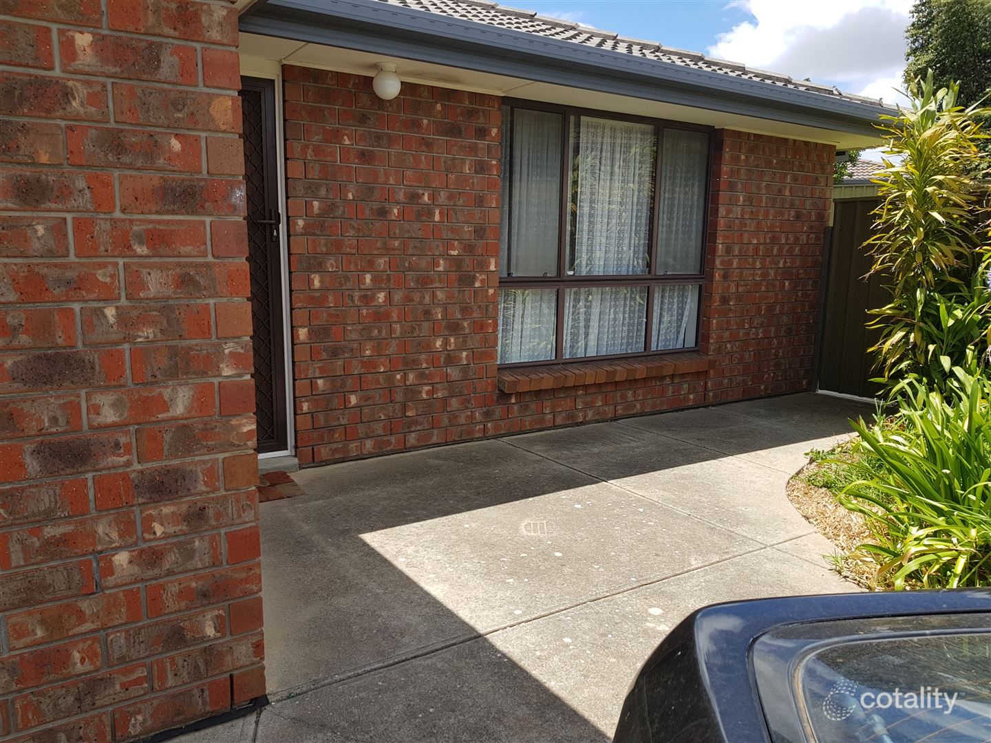 2 Vaughan Cl, Woodcroft, SA 5162