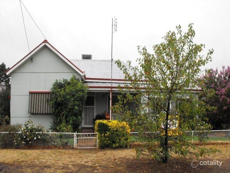 10 Langham St, Ganmain, NSW 2702