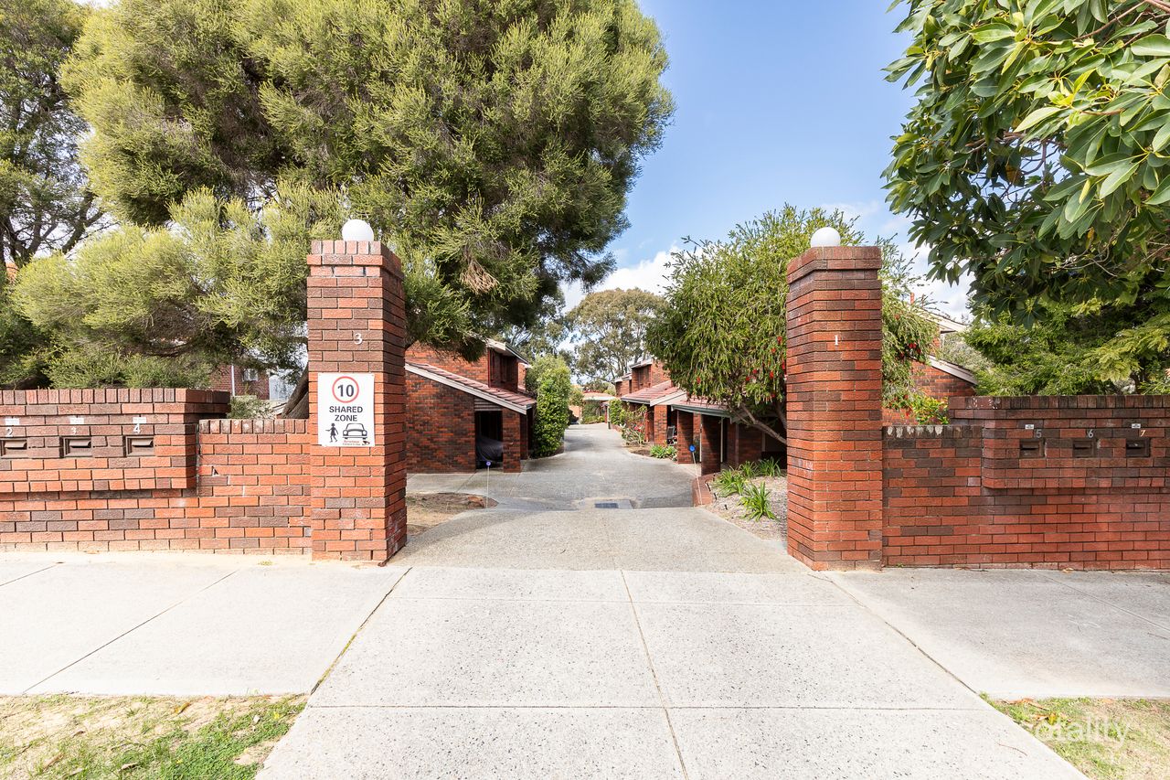 9/3 Robin St, Menora, WA 6050