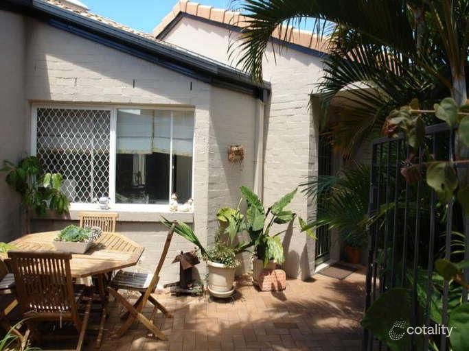 2/32 Killowill Ave, Paradise Point, QLD 4216