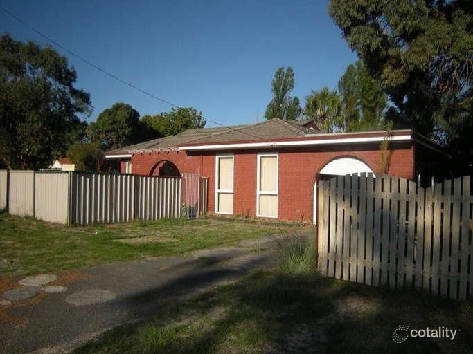 11 Waratah Dr, Camillo, WA 6111