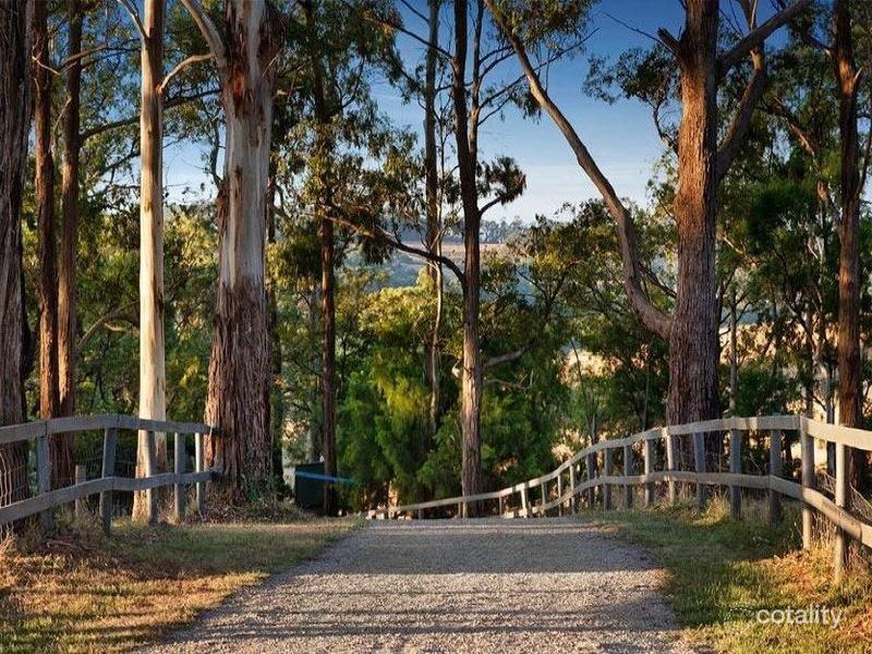 18 Hoyles Rd, Pakenham Upper, VIC 3810