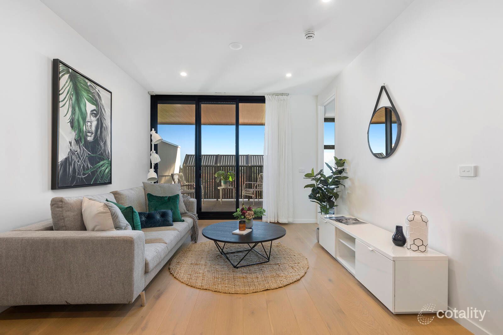 204/215 Chesterville Rd, Moorabbin, VIC 3189