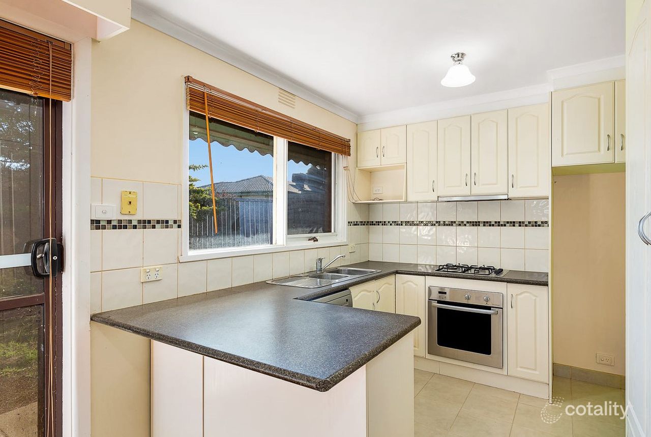 2 Edinburgh Pl, Melton West, VIC 3337