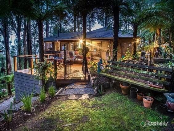 3 Toorourrong Rd, Upwey, VIC 3158
