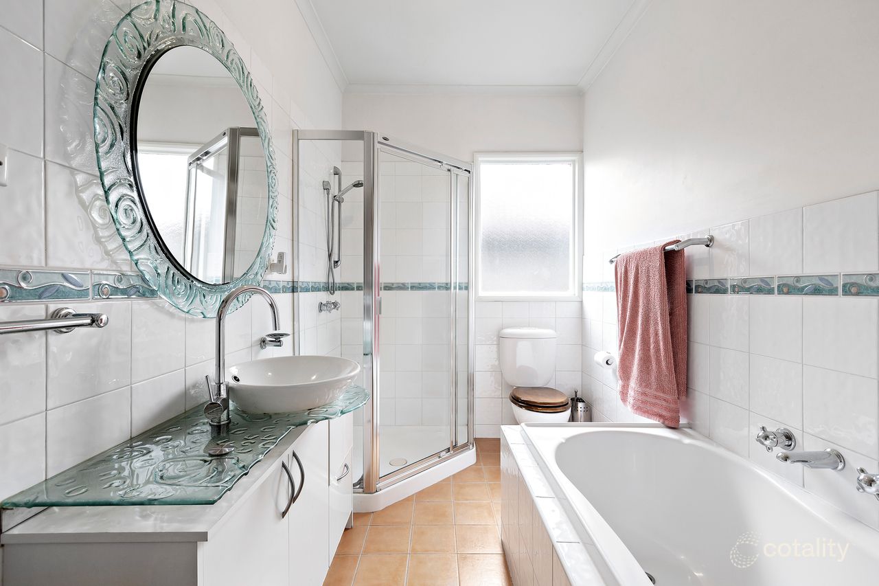 4 Golf View Rd, Heatherton, VIC 3202