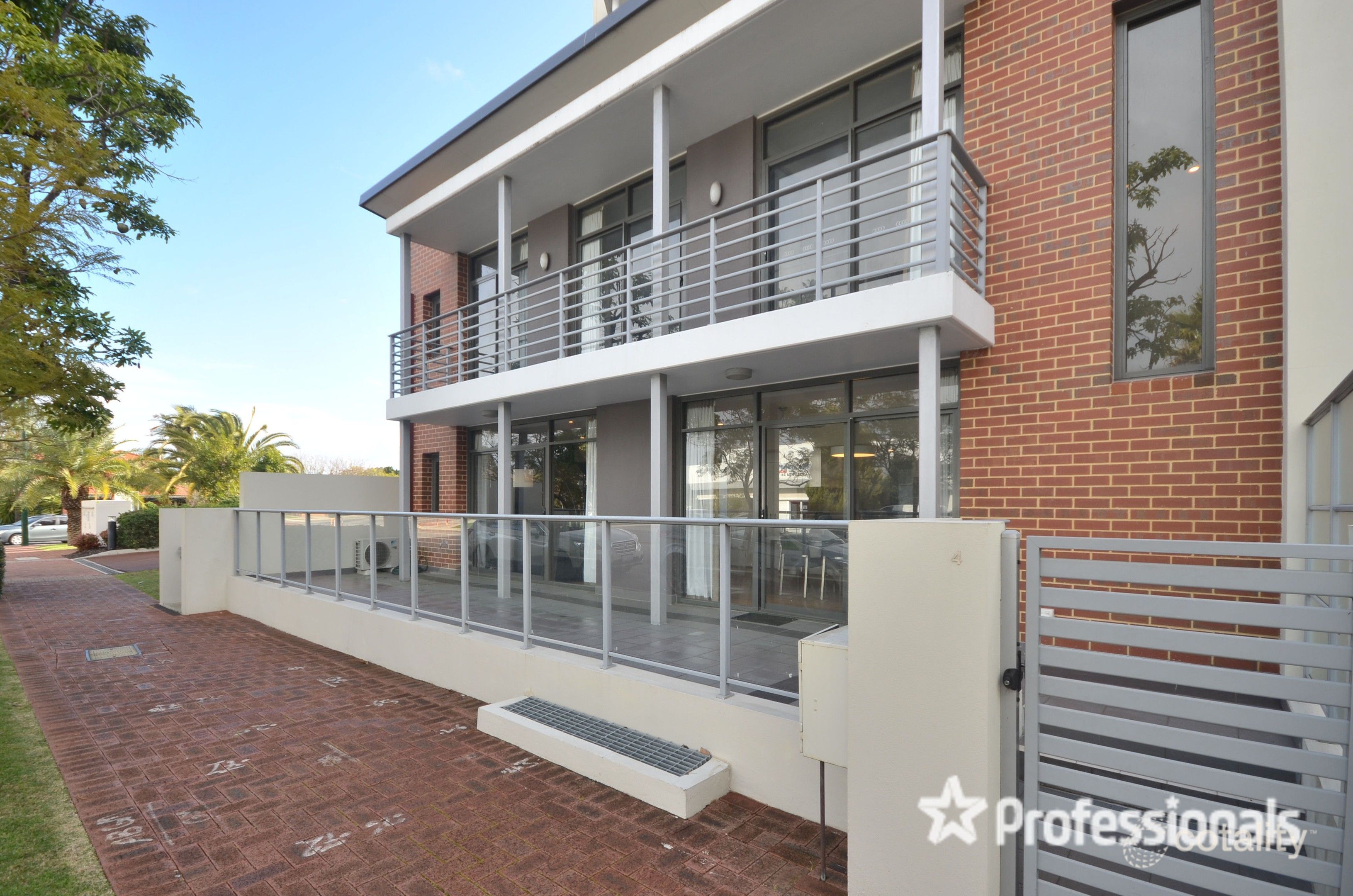 4/8 Hordern St, Victoria Park, WA 6100