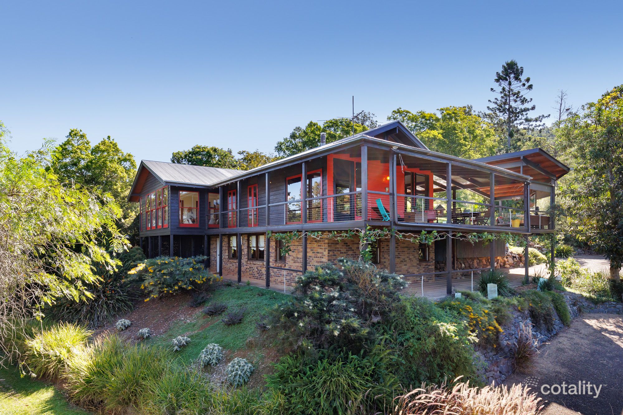 153 Jones Rd, Brookfield, QLD 4069