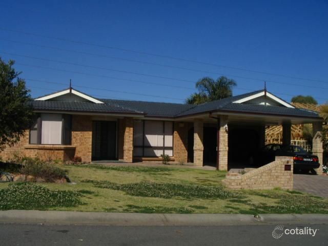 8 Verdi Glen, St Clair, NSW 2759