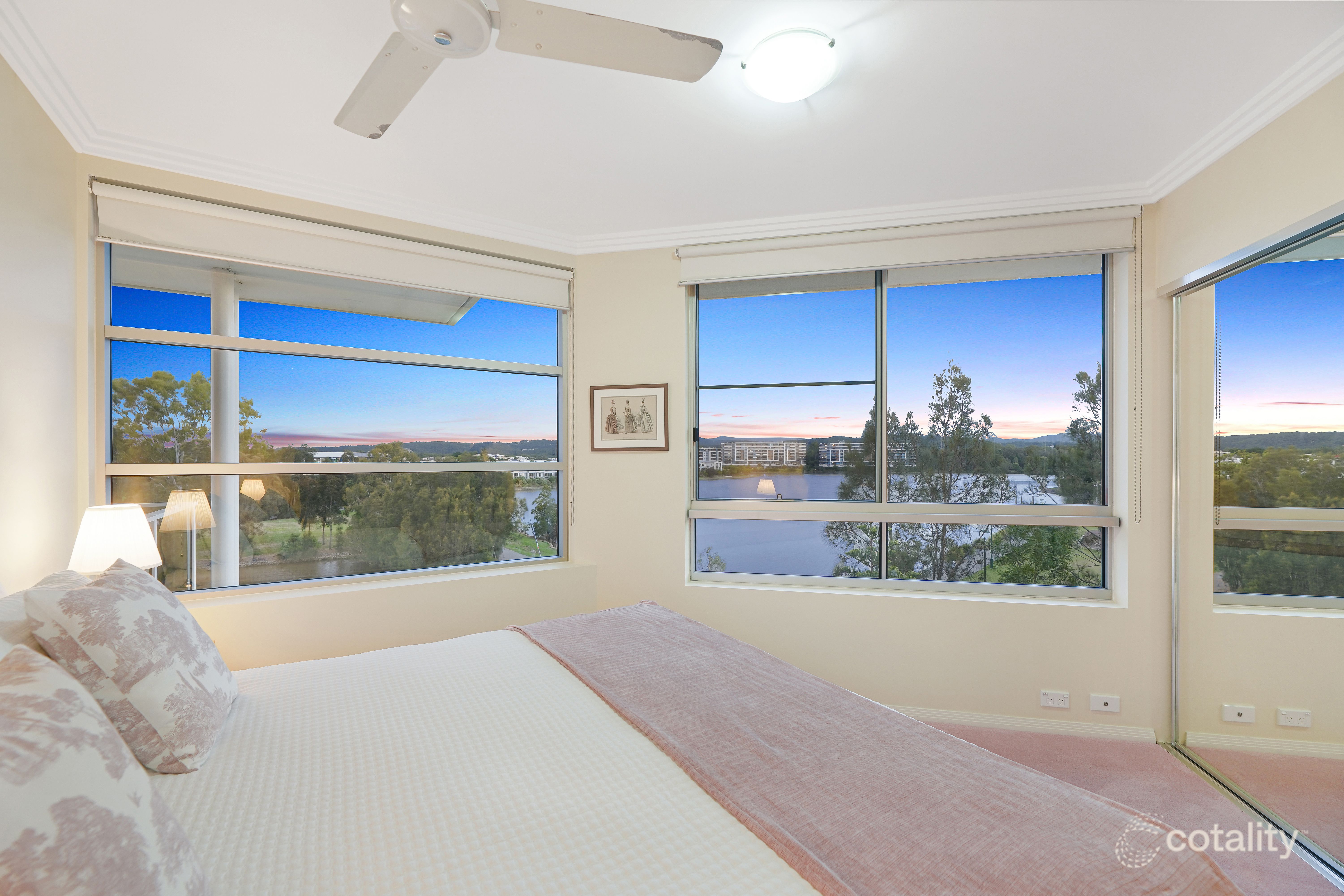 30/1 Lakefront Cres, Varsity Lakes, QLD 4227
