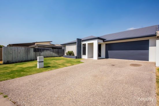 2/1 Bellavista Cct, Beaconsfield, QLD 4740