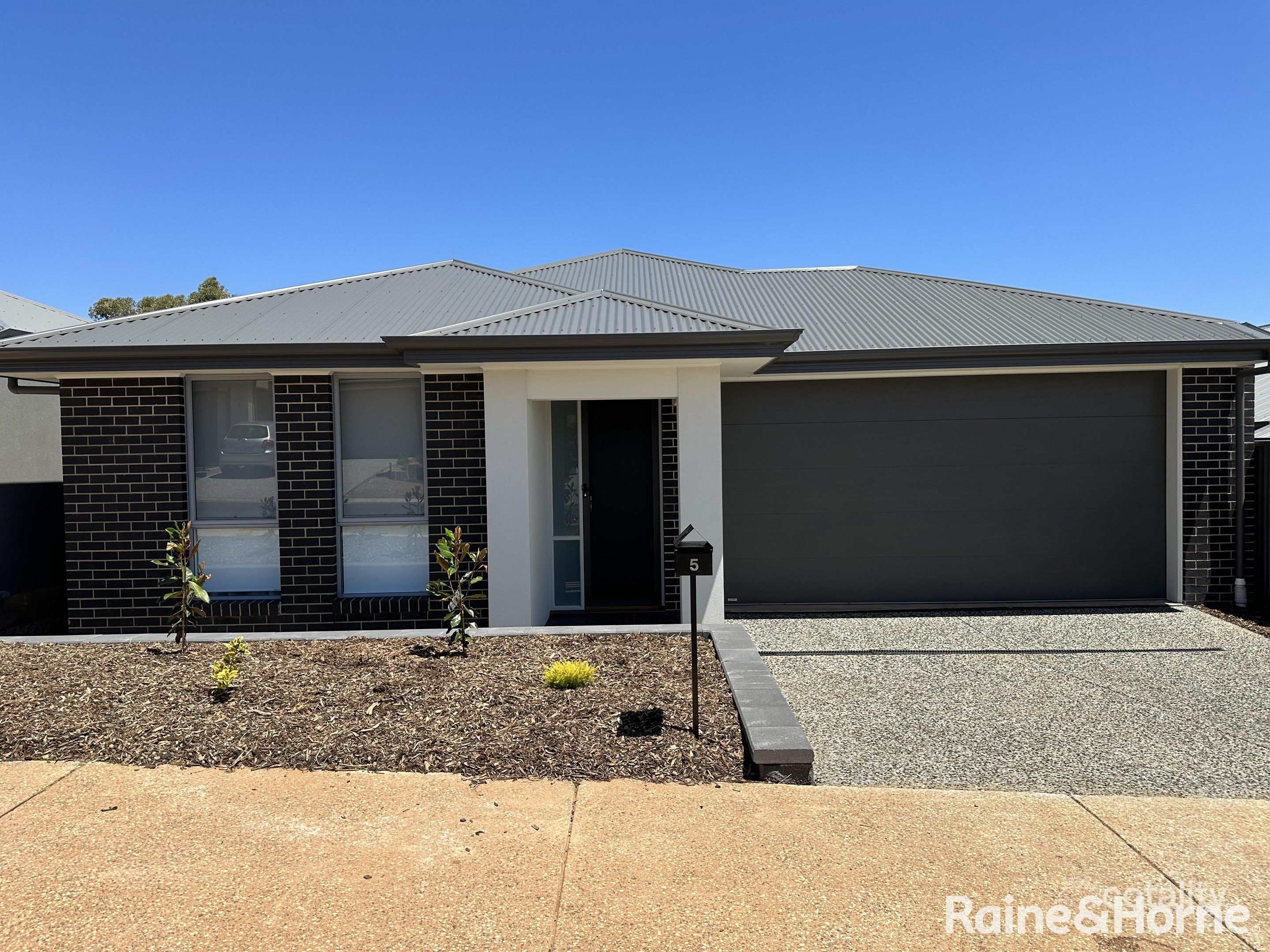 5 Wolsten Dr, Blakeview, SA 5114