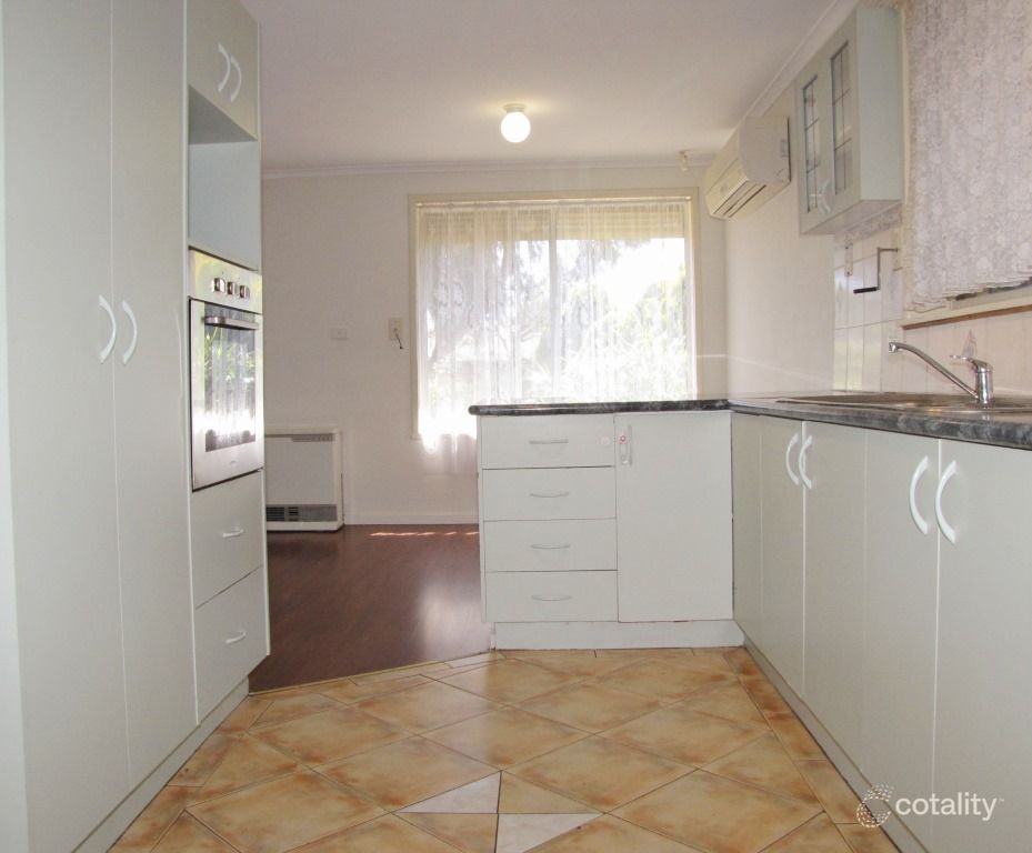 8 Rawdon Ct, Mill Park, VIC 3082