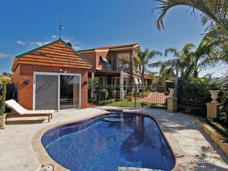 6 Delphi Pl, Coogee, WA 6166