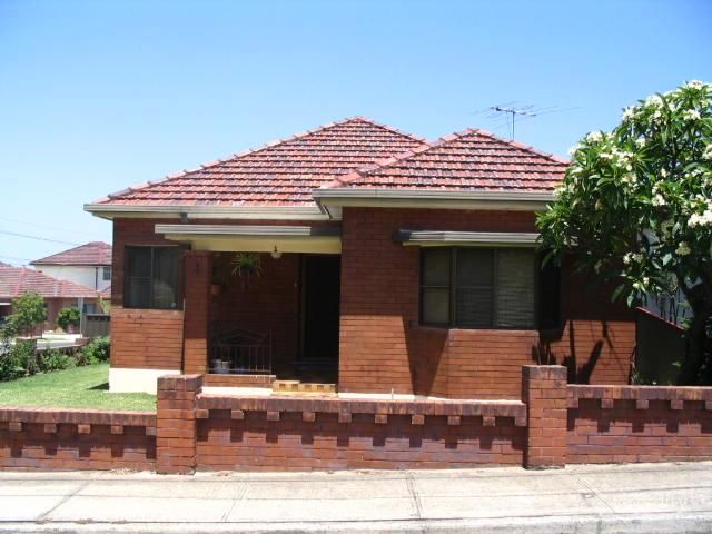 1 The Crescent, Russell Lea, NSW 2046