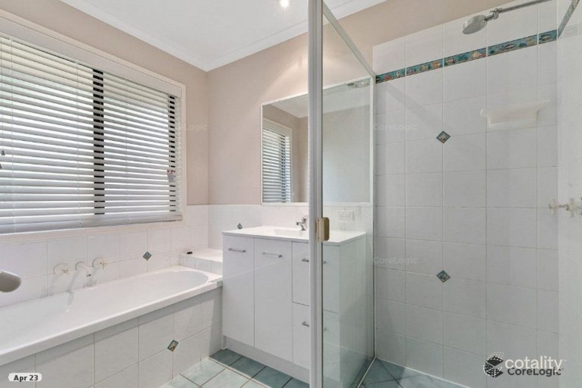 8 Veitch Cl, Wellington Point, QLD 4160