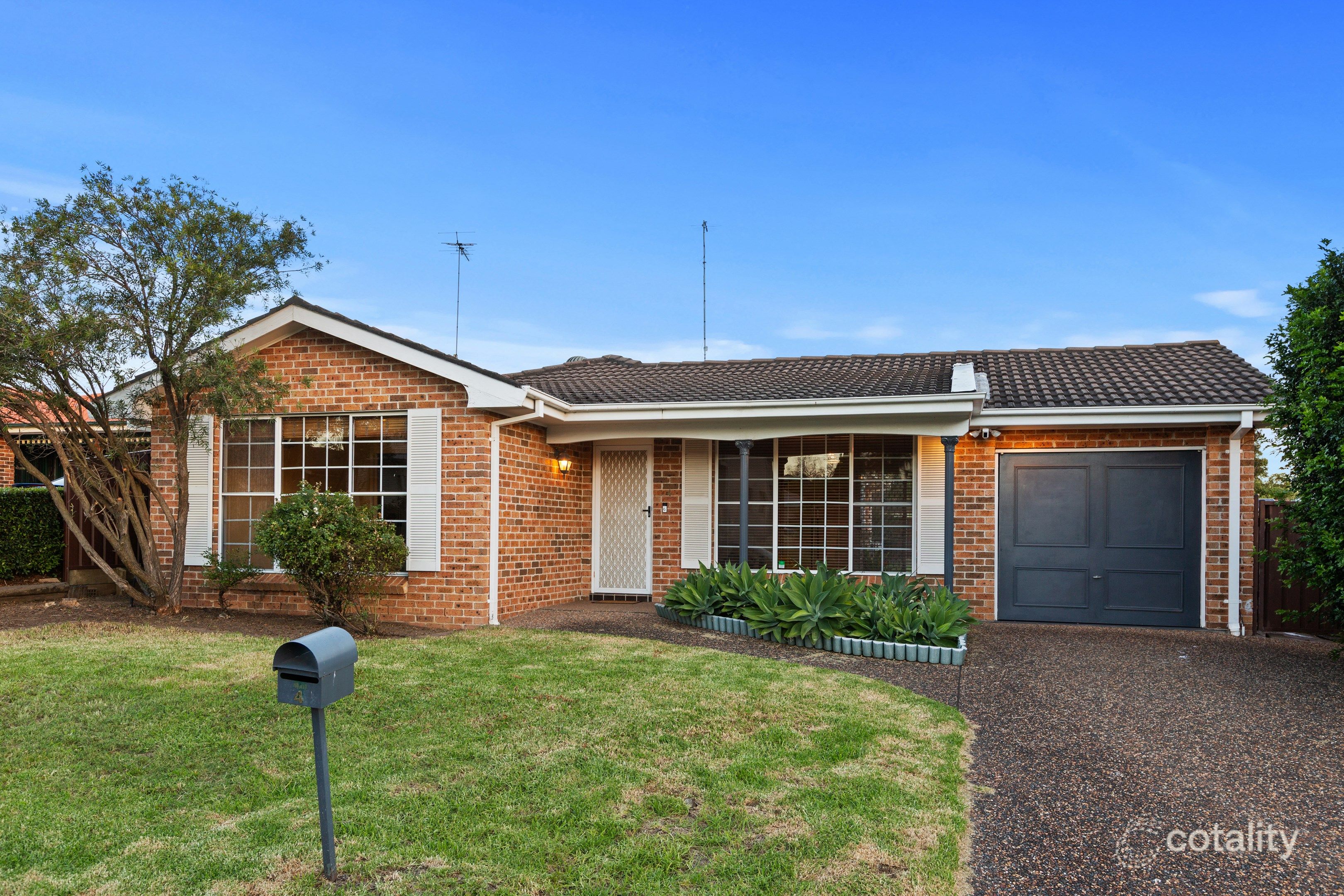 4 Flax Pl, Quakers Hill, NSW 2763