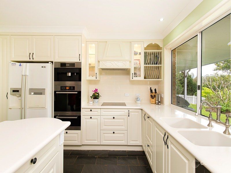 34 Hannah St, Mount Ommaney, QLD 4074