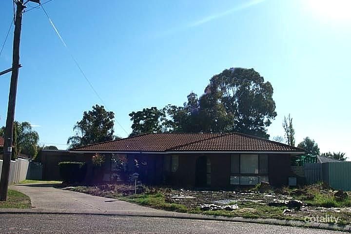 10 Mcnamara Dr, Thornlie, WA 6108