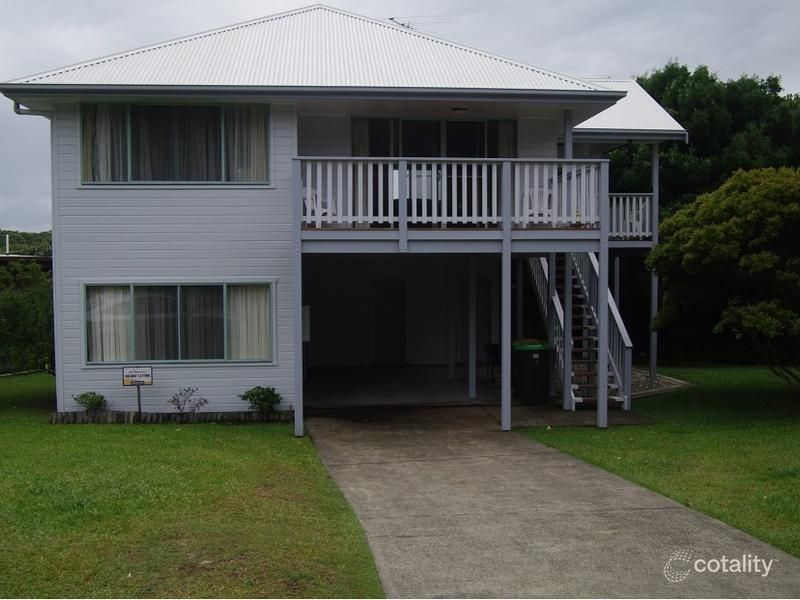 17 Hodgson St, Crescent Head, NSW 2440